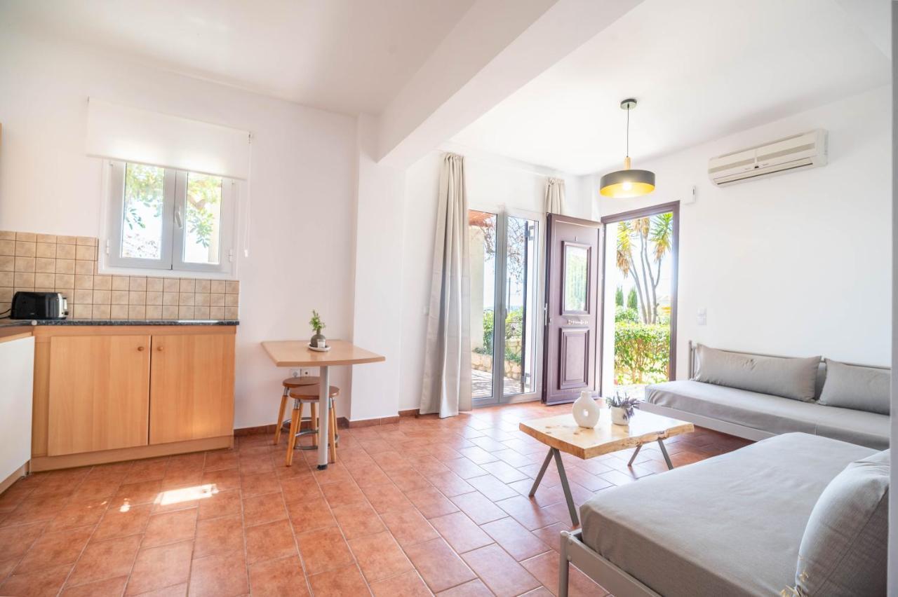 Christoforos Apartments Lourdata  Luaran gambar