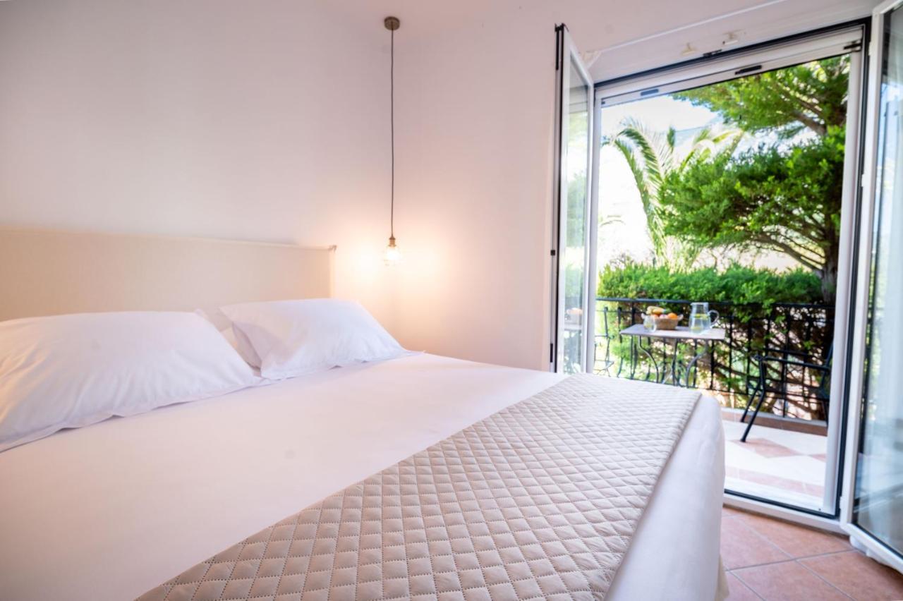 Christoforos Apartments Lourdata  Luaran gambar