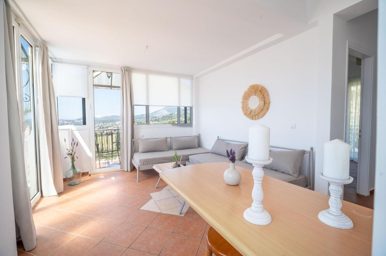 Christoforos Apartments Lourdata  Luaran gambar