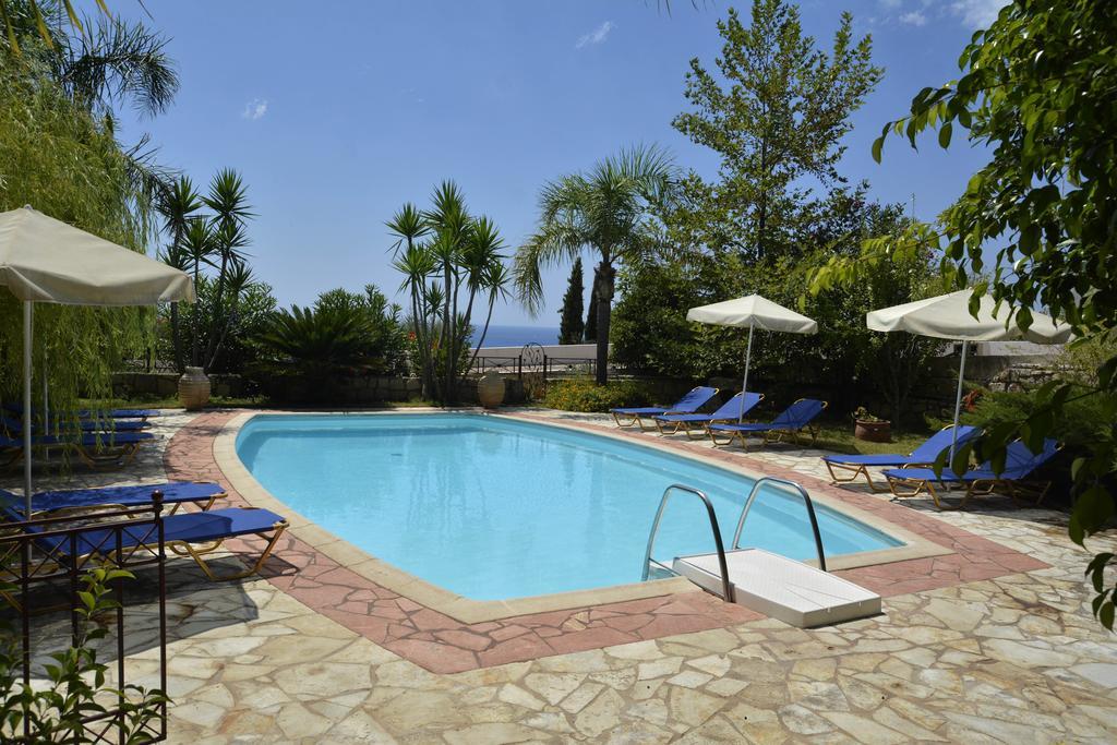 Christoforos Apartments Lourdata  Luaran gambar